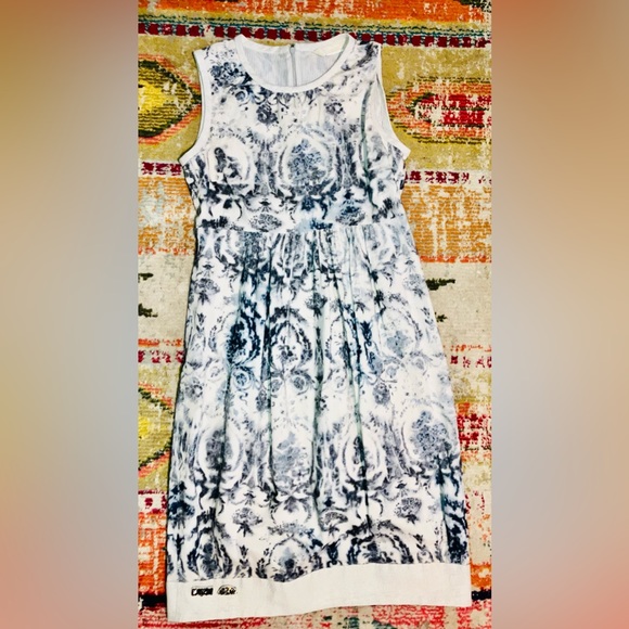 MAX MARA Rare White & Blue Floral Dress W/Crystal Detailing - Beautiful! - Picture 5 of 13